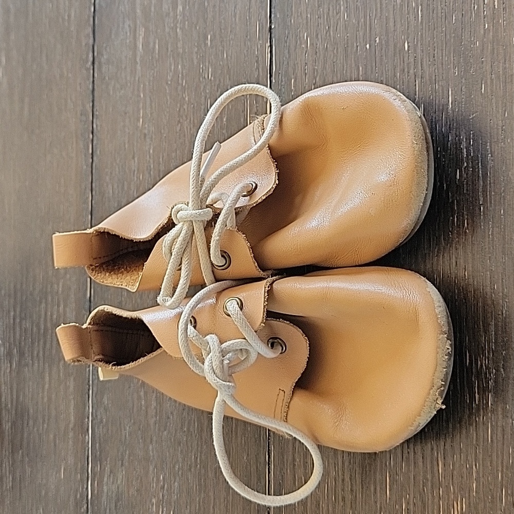 Piper Finn Low Top Oxfords Hard Sole